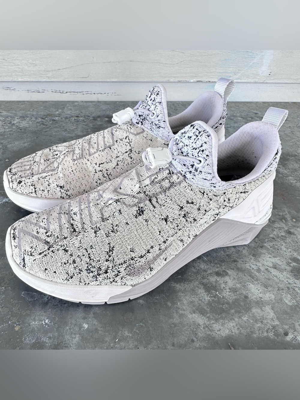 Nike React Metcon White Grey Athletic Sneakers Shoes BQ6046-100 Women's Size 7 - Picture 2 of 9